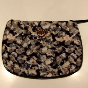 Lululemon small pouch